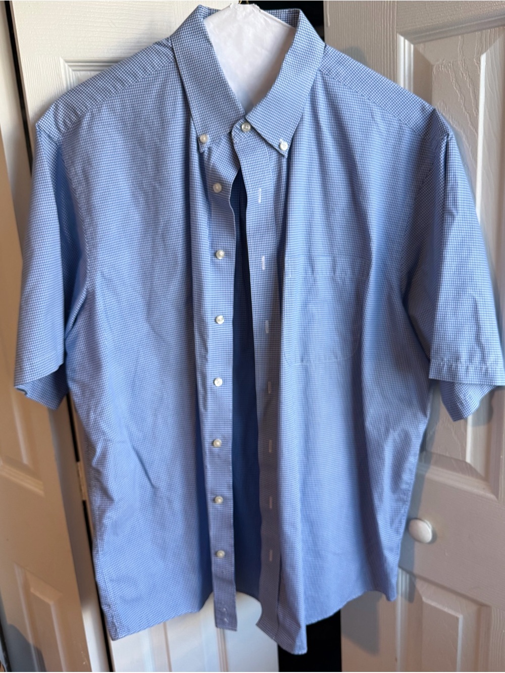 Jos. A. Bank Men's Traveler’s Collection Short-Sleeve Button-Down Shirt in Blue